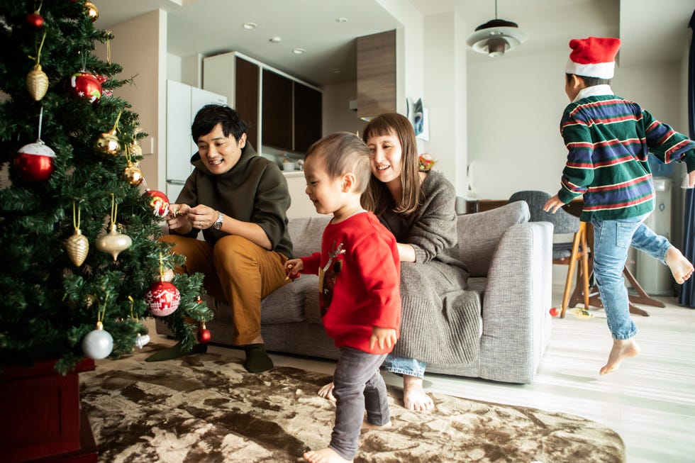 38 Fun Christmas Games for the Family to Play in 2024