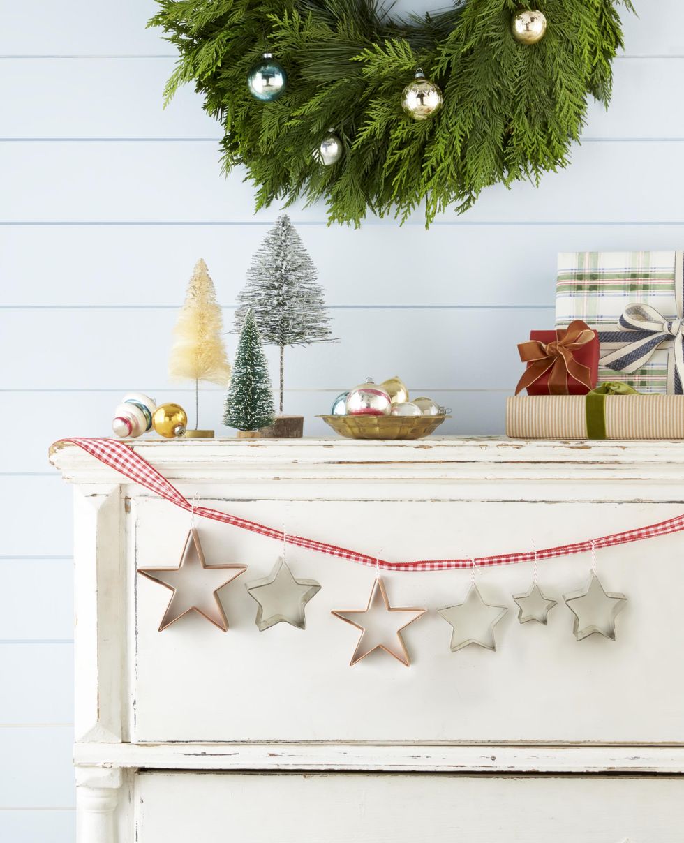 61 DIY Christmas Garland Ideas to Make Your Home Holiday Ready