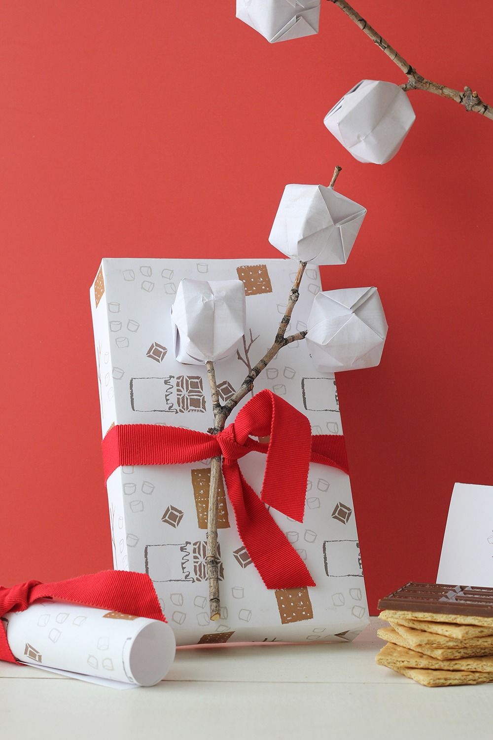 DIY Christmas gift wrap ideas - Handmade bows, gift bags and toppers