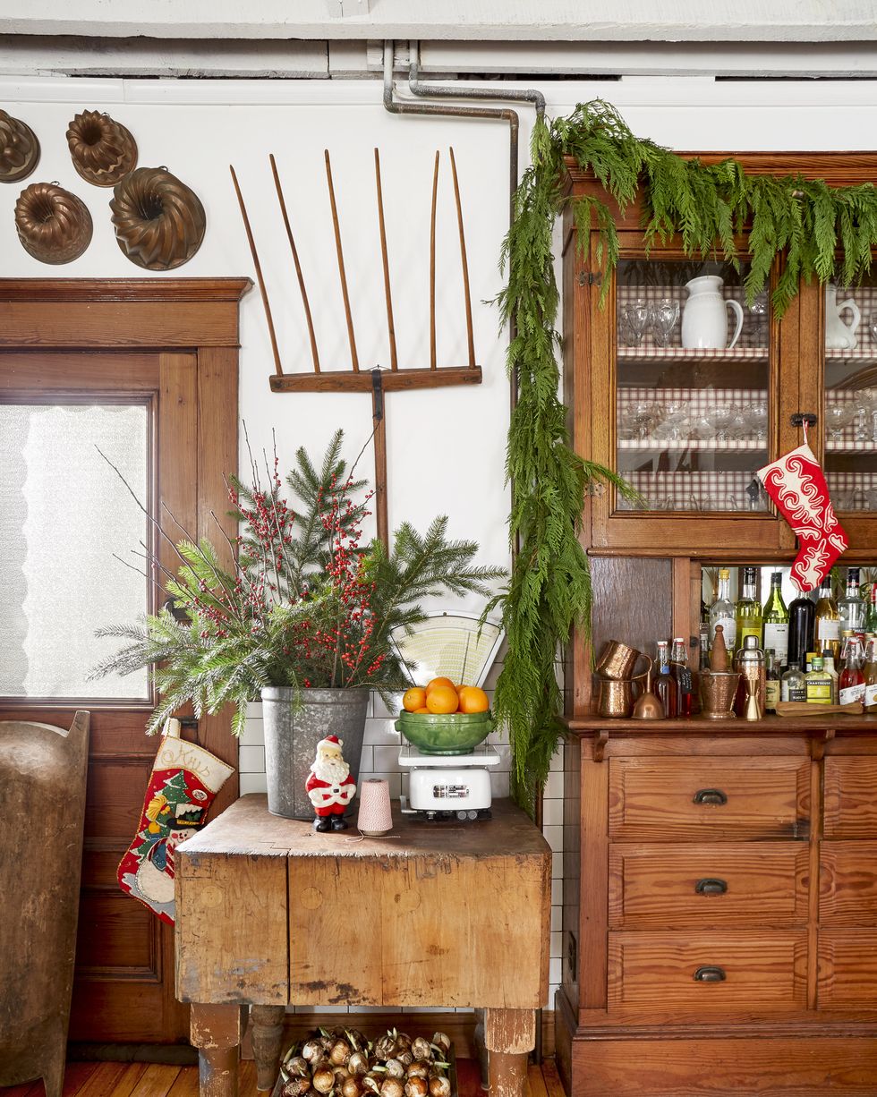 Christmas Kitchen Decor Ideas According to Our Stylists