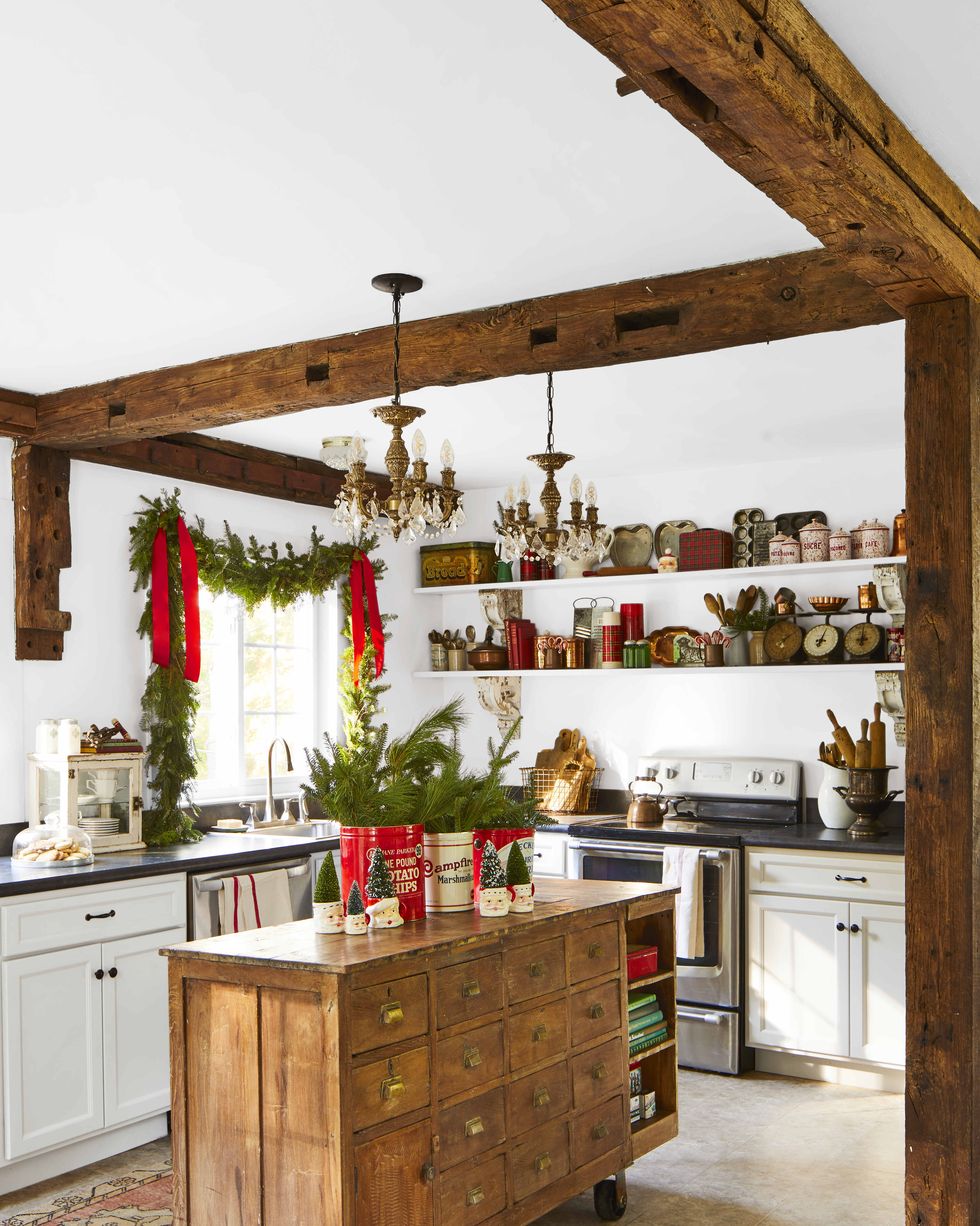 Farmhouse Kitchens Dressed For Christmas 