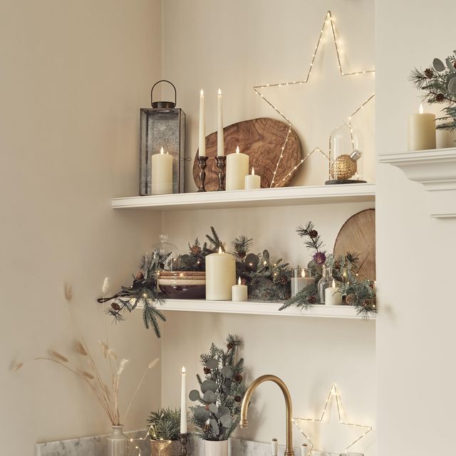 https://hips.hearstapps.com/hmg-prod/images/christmas-kitchen-trends-1638201467.jpg?crop=1.00xw:0.751xh;0,0.175xh&resize=640:*