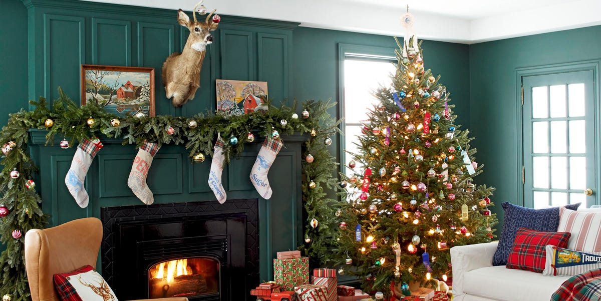 25 Christmas Living Room Decorating Ideas - How to Decorate a