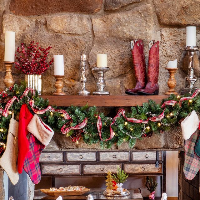 40 Best Christmas Mantel And Fireplace