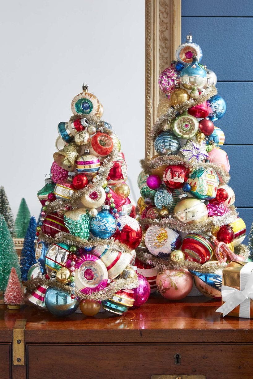 How To Make an Elegant DIY Christmas Ornament - Mantel and Table