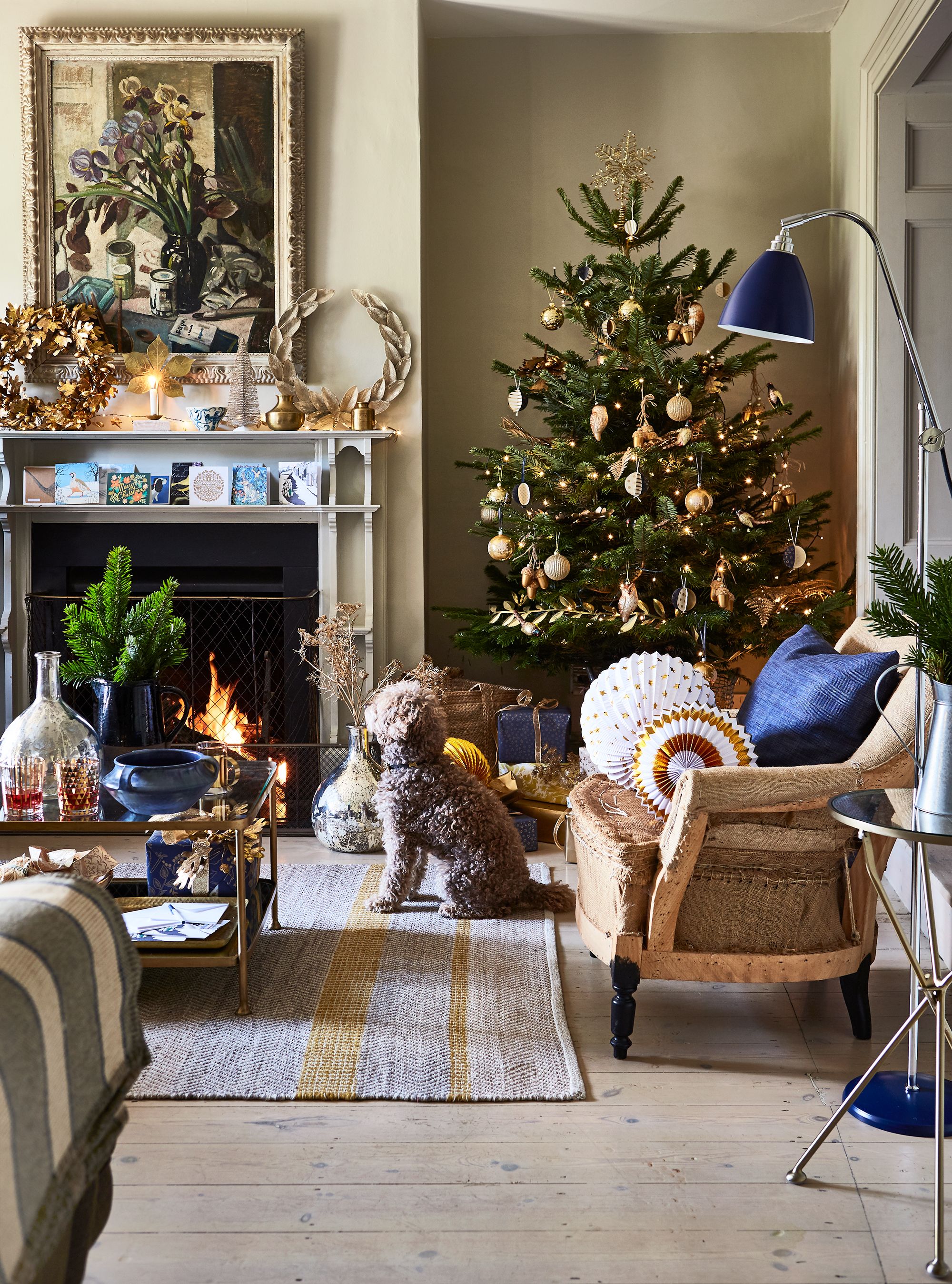 25 Christmas Mantel Decorating Ideas - Holiday Fireplace Style