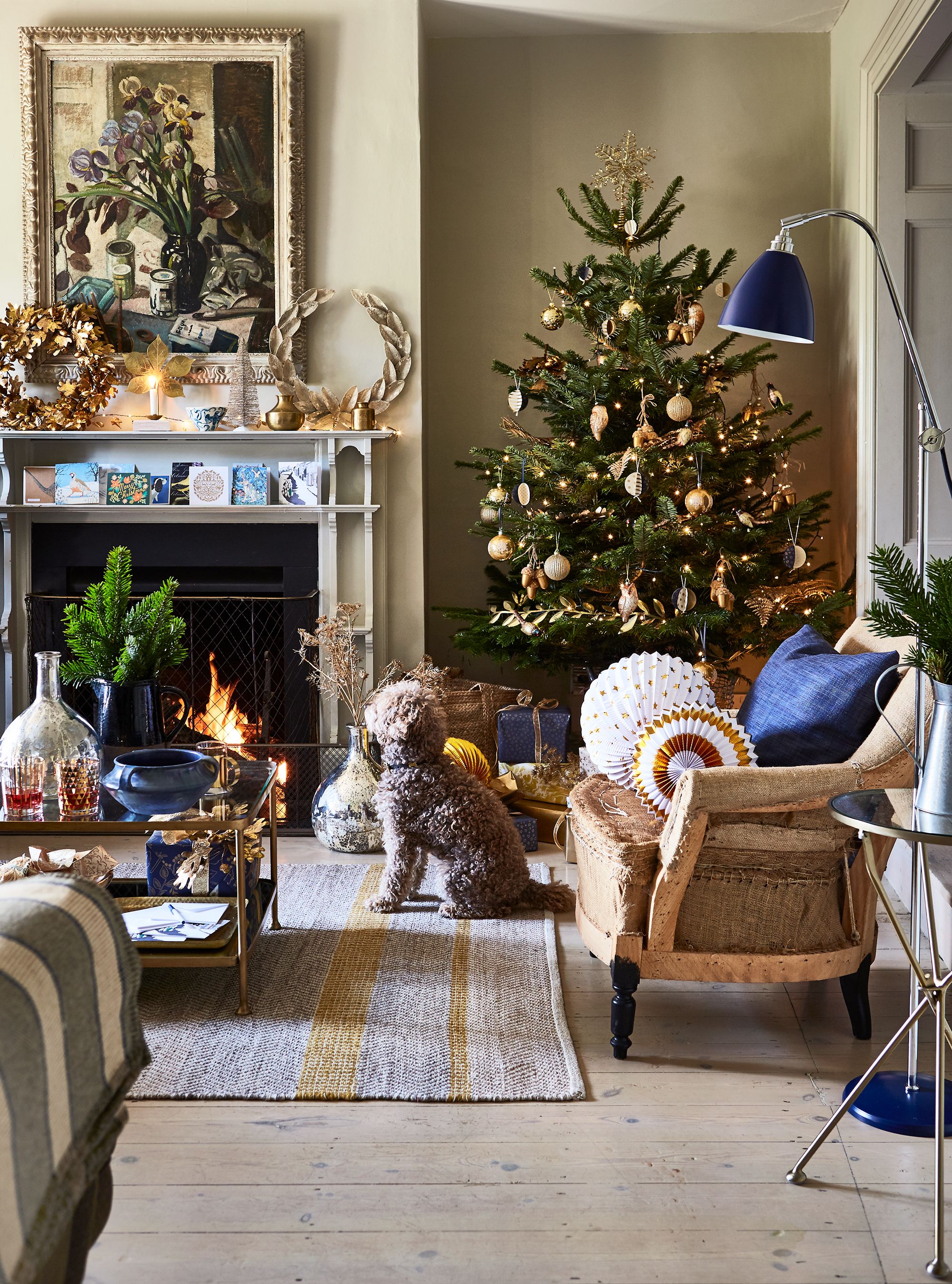 15 Ways to Get a Cozy Christmas Aesthetic 2022 - Items to Shop