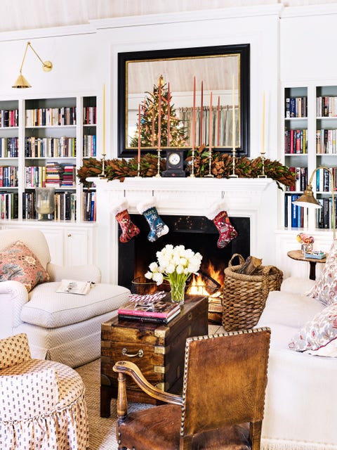 25 Christmas Mantel Decorating Ideas - Holiday Fireplace Style