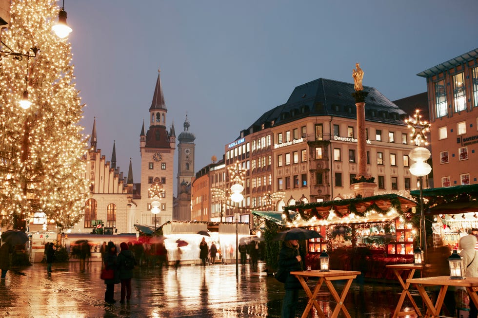 christmas market on marienplatz by new town hall