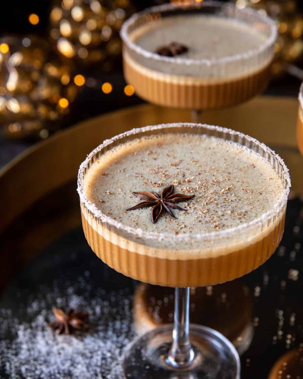 13 Best Christmas Martinis - Holiday Martini Recipes for Christmas Parties