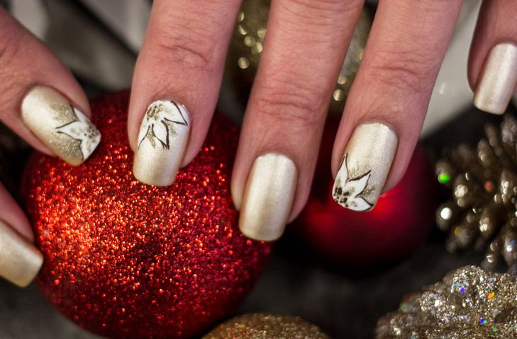 21 Christmas nail art inspirations for your festive-ready manicure