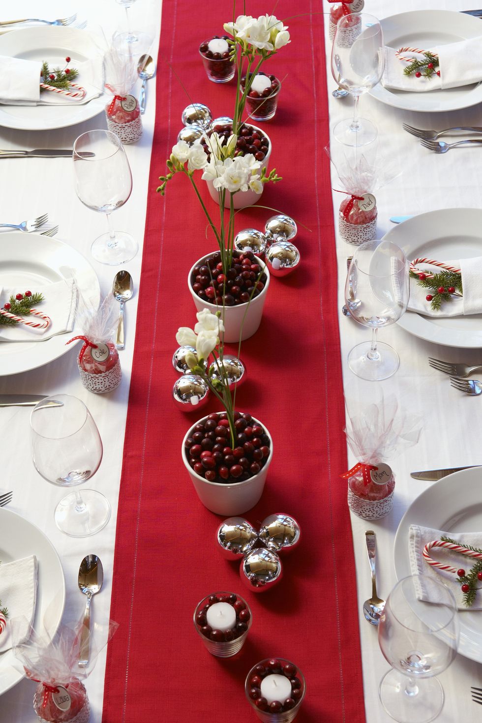 christmas table decorations cranberry filled vases