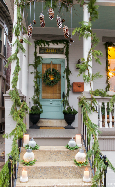 29 Best Christmas Porch Decorations 2021 - Outdoor Christmas Decor Ideas