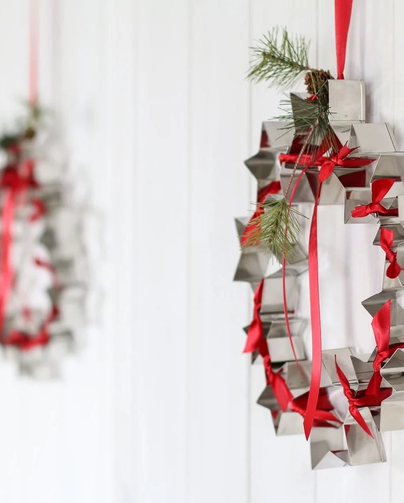 Christmas porch decoration cookie cutter wreath