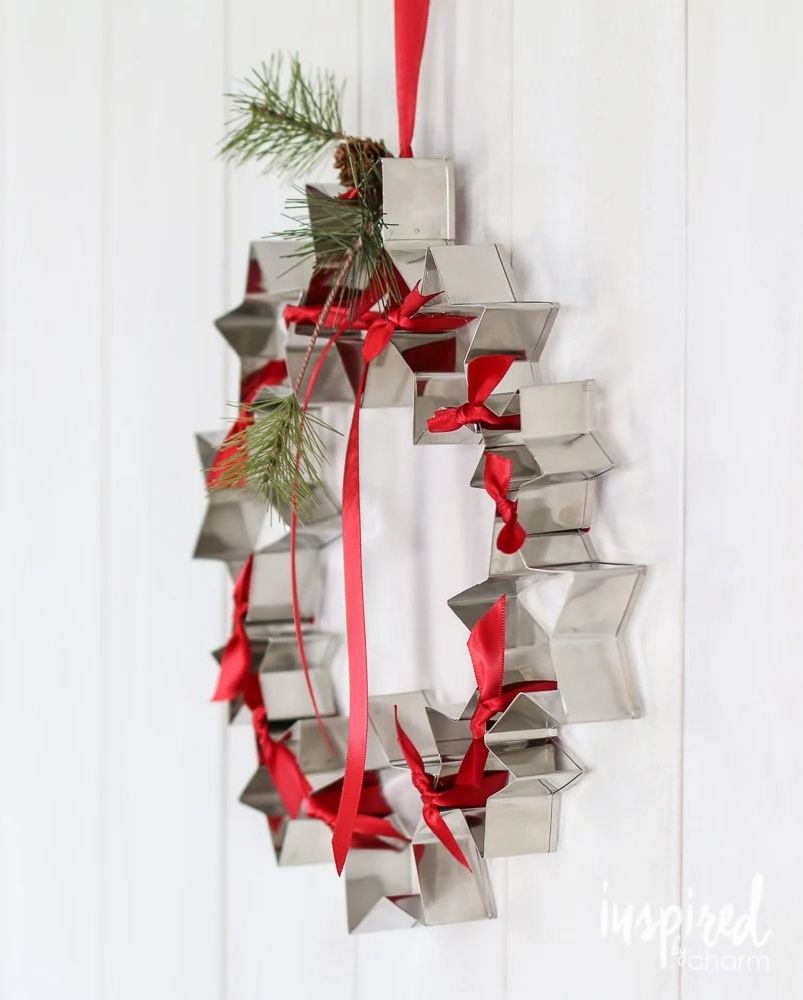christmas porch decor cookie cutter wreath