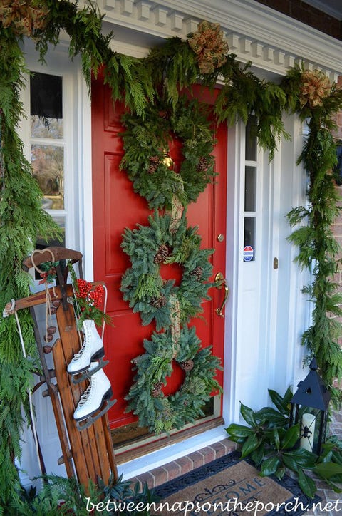 29 Best Christmas Porch Decorations 2021 - Outdoor Christmas Decor Ideas