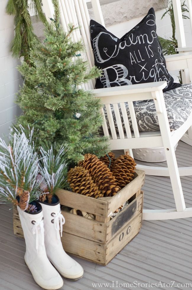 27 Best Christmas Porch Decorations 2021 - Outdoor Christmas Decor ...