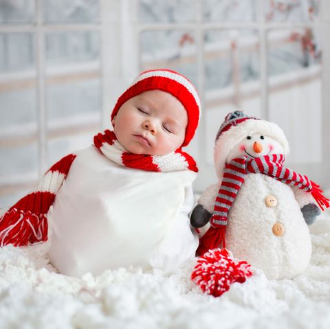 christmas card photo ideas baby with snowman