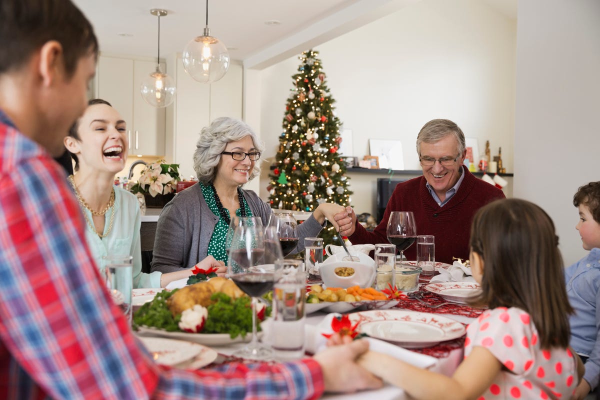 25 Best Christmas Prayers and Blessings for Friends and Family