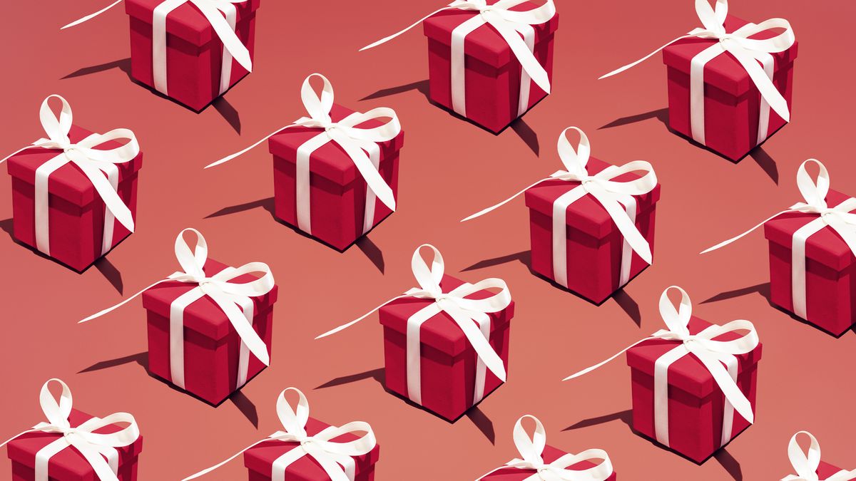 preview for How to Tie a Gift Bow to Perfect Your Present's Appearance