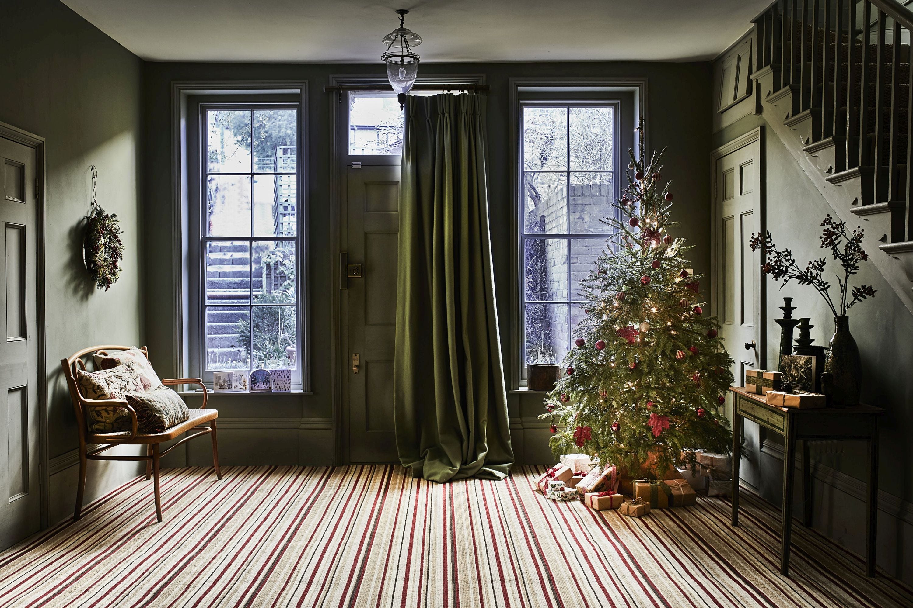kirstie-allsopp-s-cheap-hack-to-make-christmas-tree-fuller