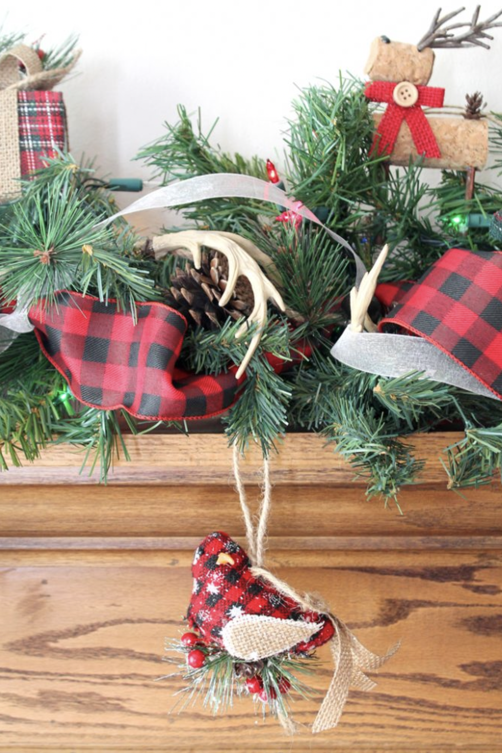 4 Easy Steps for a Buffalo Plaid Christmas Tree 