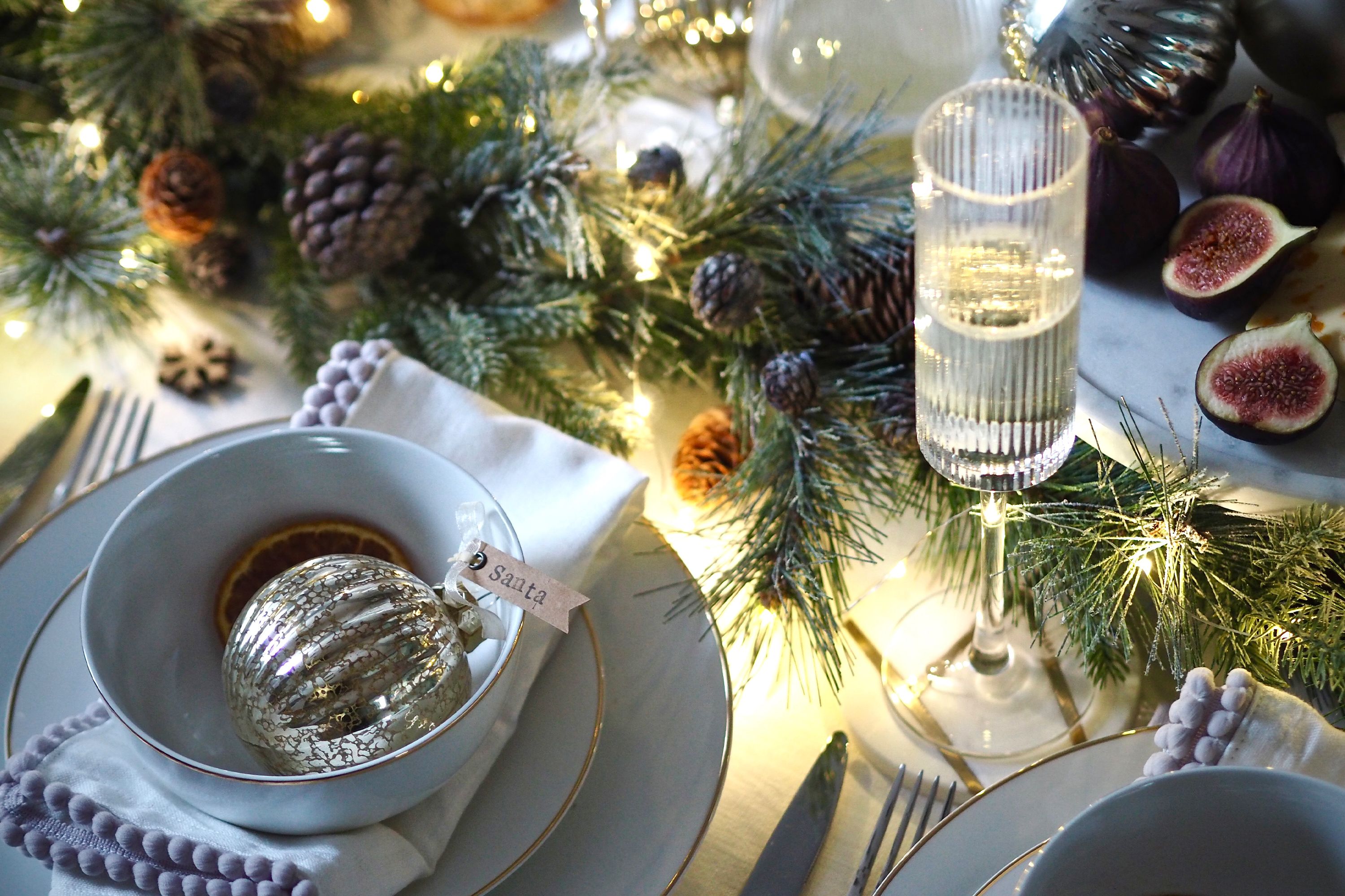 Snowflakes and Baubles Tablescape
