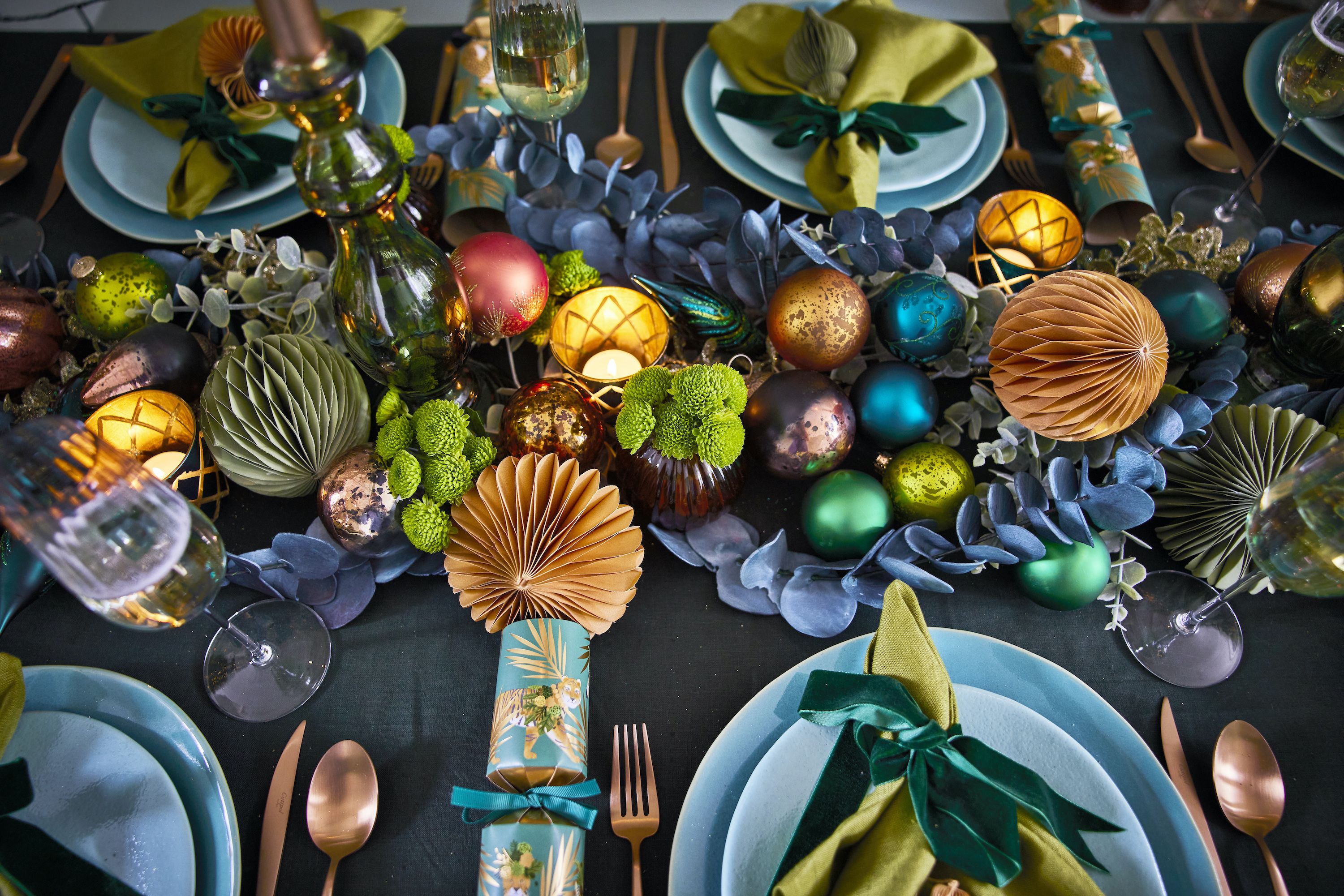 Top Tablescaping Trends For Christmas And New Year 2021