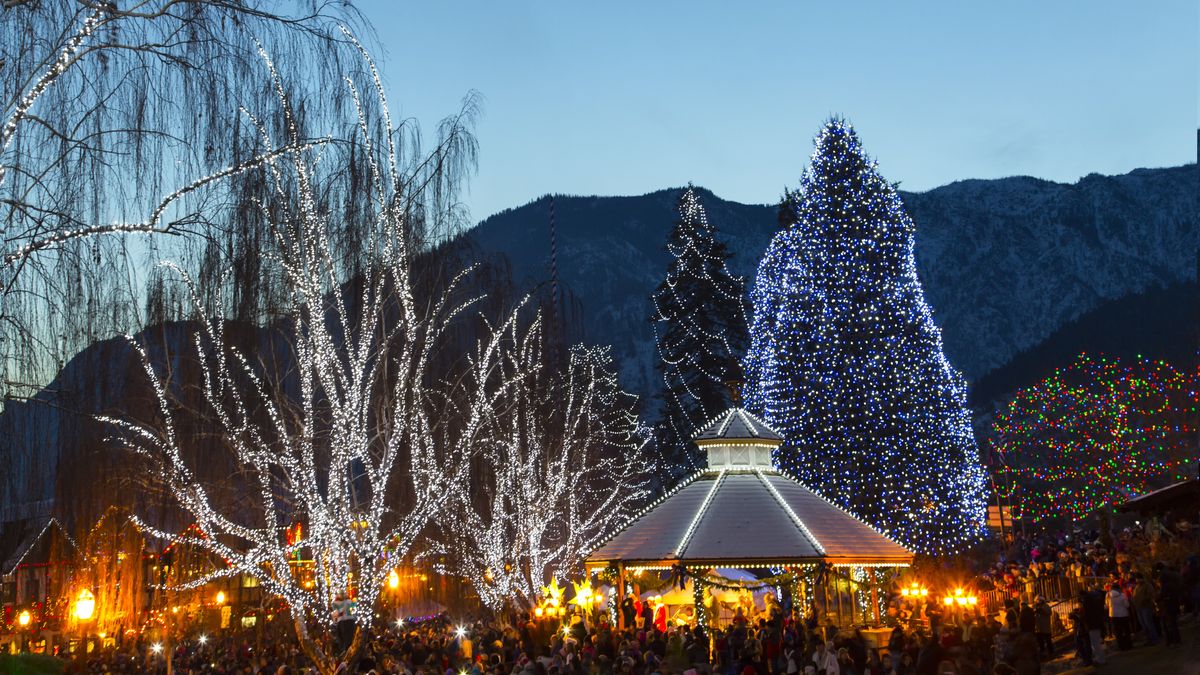 preview for America's 7 Best Small Towns for Christmas