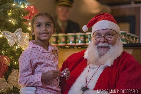 Santa claus, Christmas, Tradition, Event, Christmas eve, Smile, Facial hair, Fictional character, Happy, Holiday, 