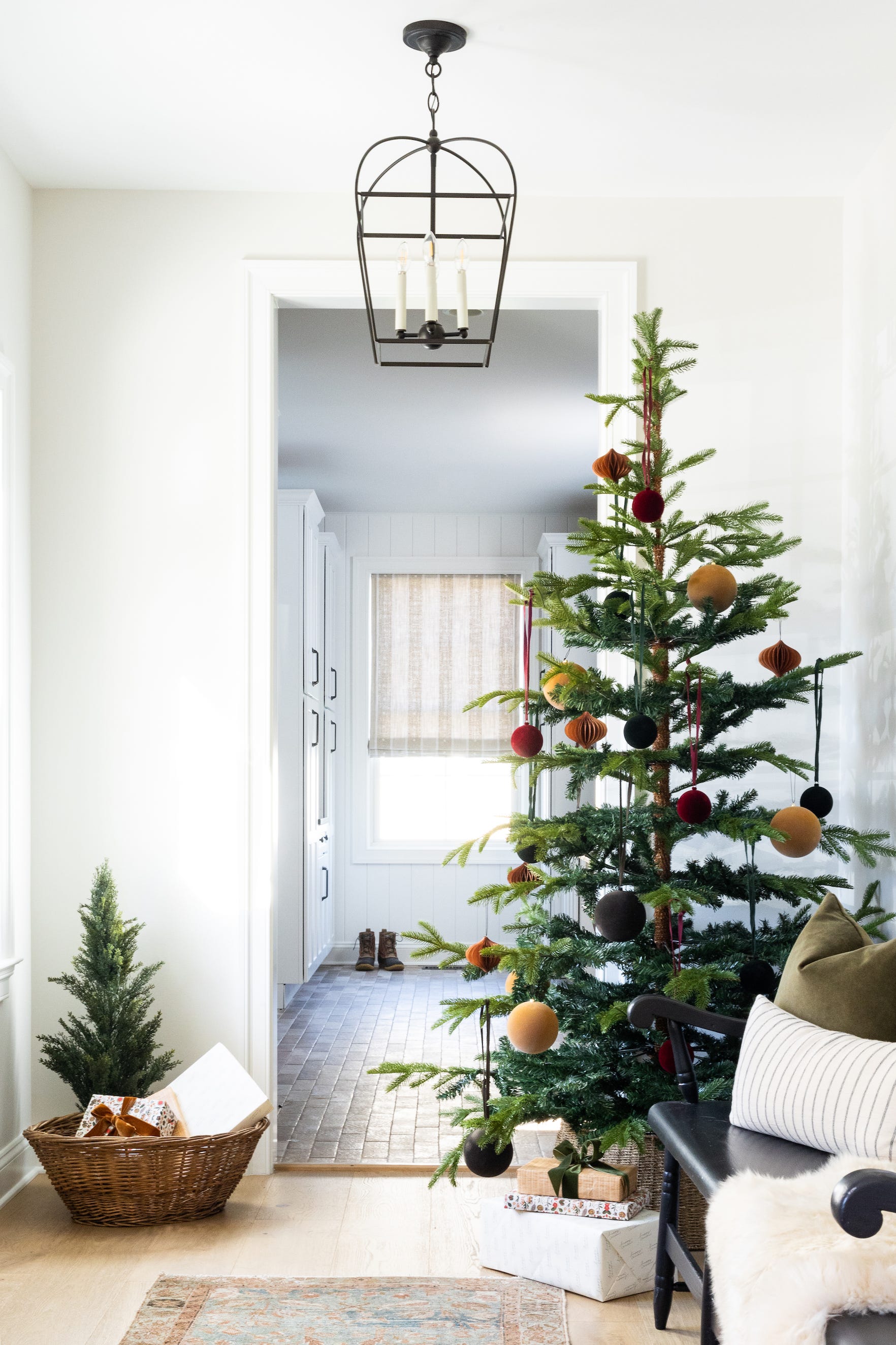 10 Christmas Tree Color Ideas for Creative Inspiration