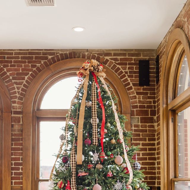 7 Christmas Tree Lighting Tips that Will Make the Job Easier - In My Own  Style
