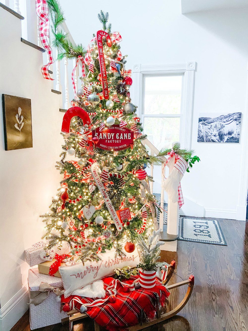 under the christmas tree decorations