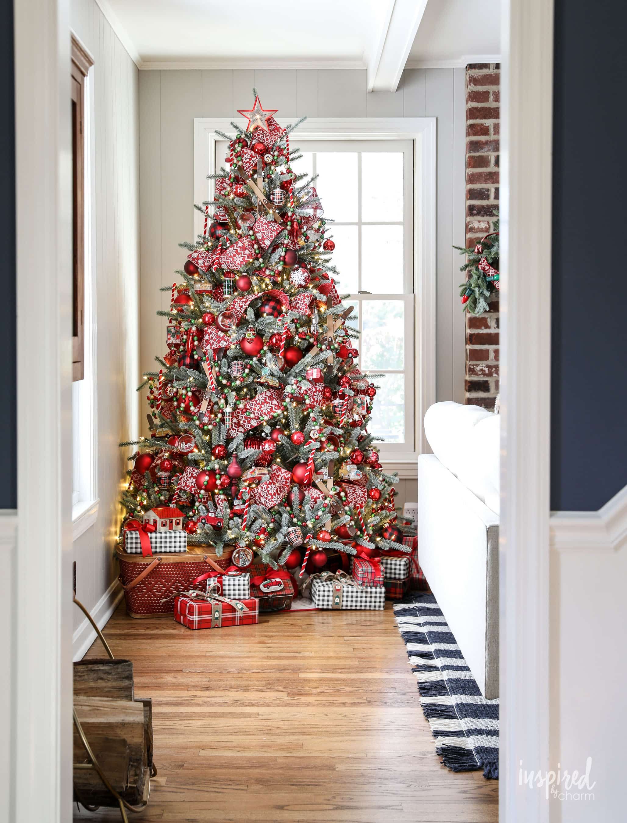 13 Amazingly Beautiful Christmas Tree Decorating Ideas — Whatever is Lovely  by Lynne G. Caine