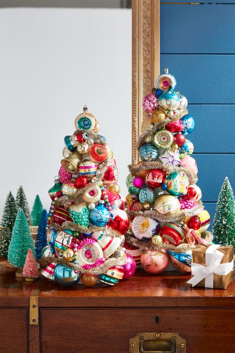 christmas tree made of ornaments