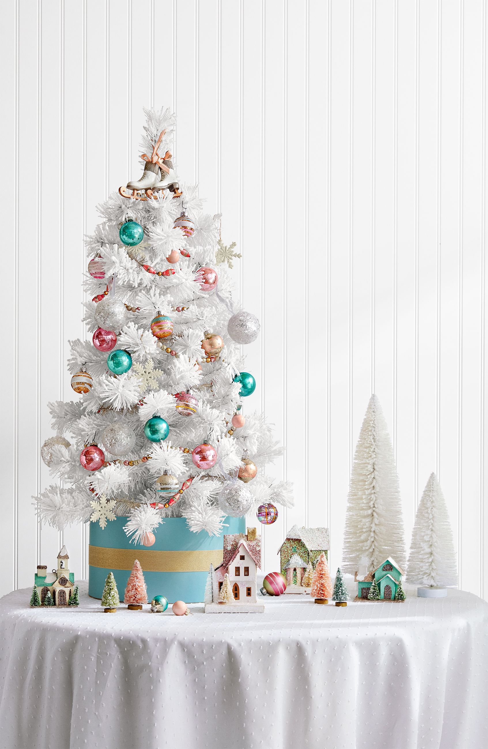 How to Decorate a Small Christmas Tree: A Comprehensive Guide