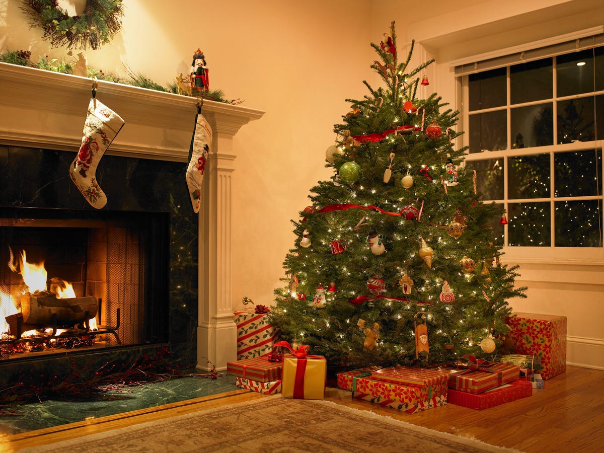 Come Coprire I Piedi Dell'albero Di Natale Come coprire i piedi dell’albero di Natale: consigli | Elle