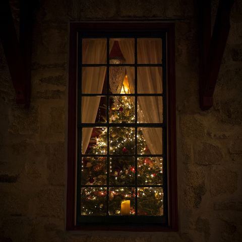christmas tree in window christmas lyric quiz