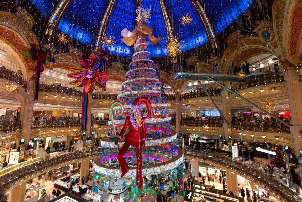 le noel de mes reves" les galeries lafayette christmas' decorations inauguration in paris