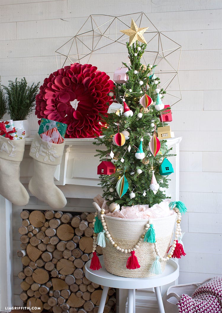 25 Easy DIY Christmas Tree Stand Ideas 2023