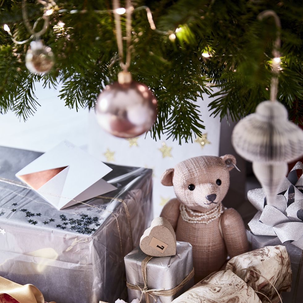 Stop tossing your used wrapping paper & gift wrap. Here are 50 nifty ways  to reuse them at home