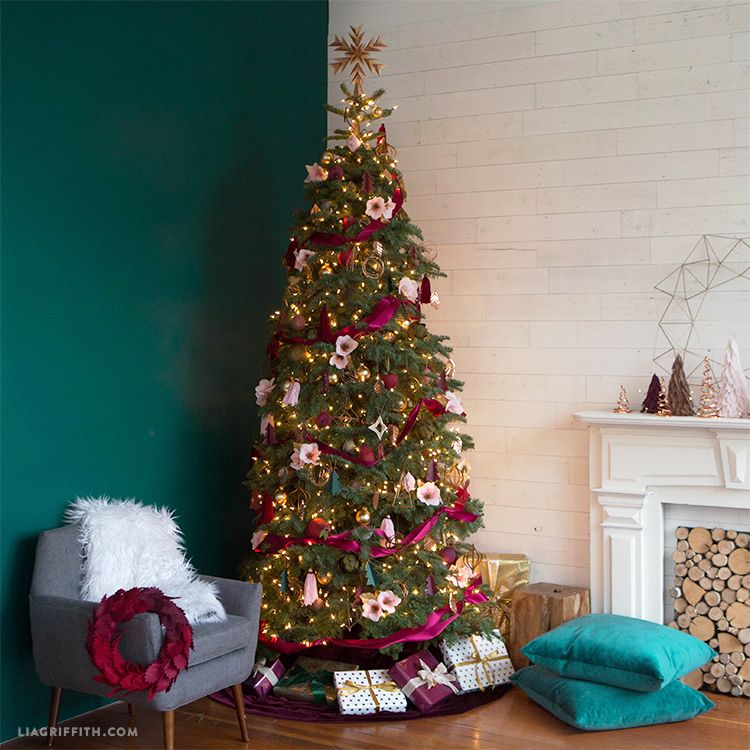 15 Easy Christmas Tree Ribbon Ideas for 2023