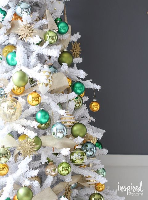 christmas tree themes green and gold christmas tree