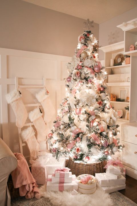 christmas tree themes pretty in pink christmas tree