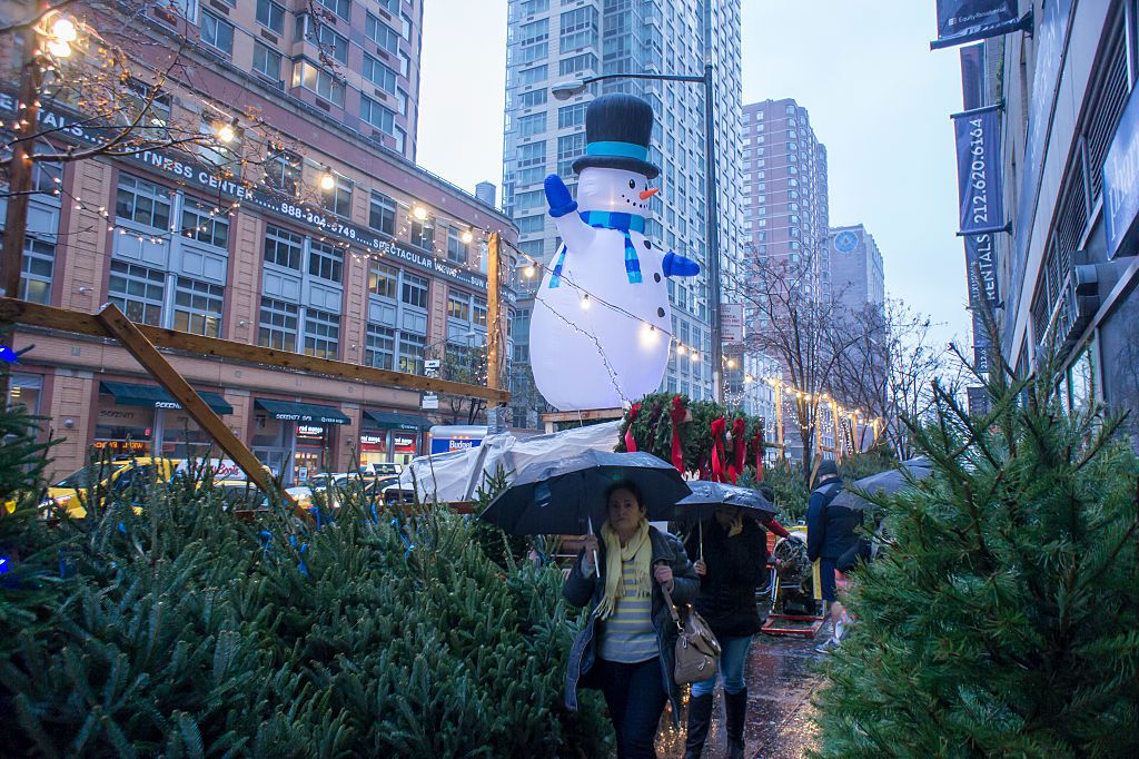 6 NYC Christmas Trees Worth Visiting in 2020
