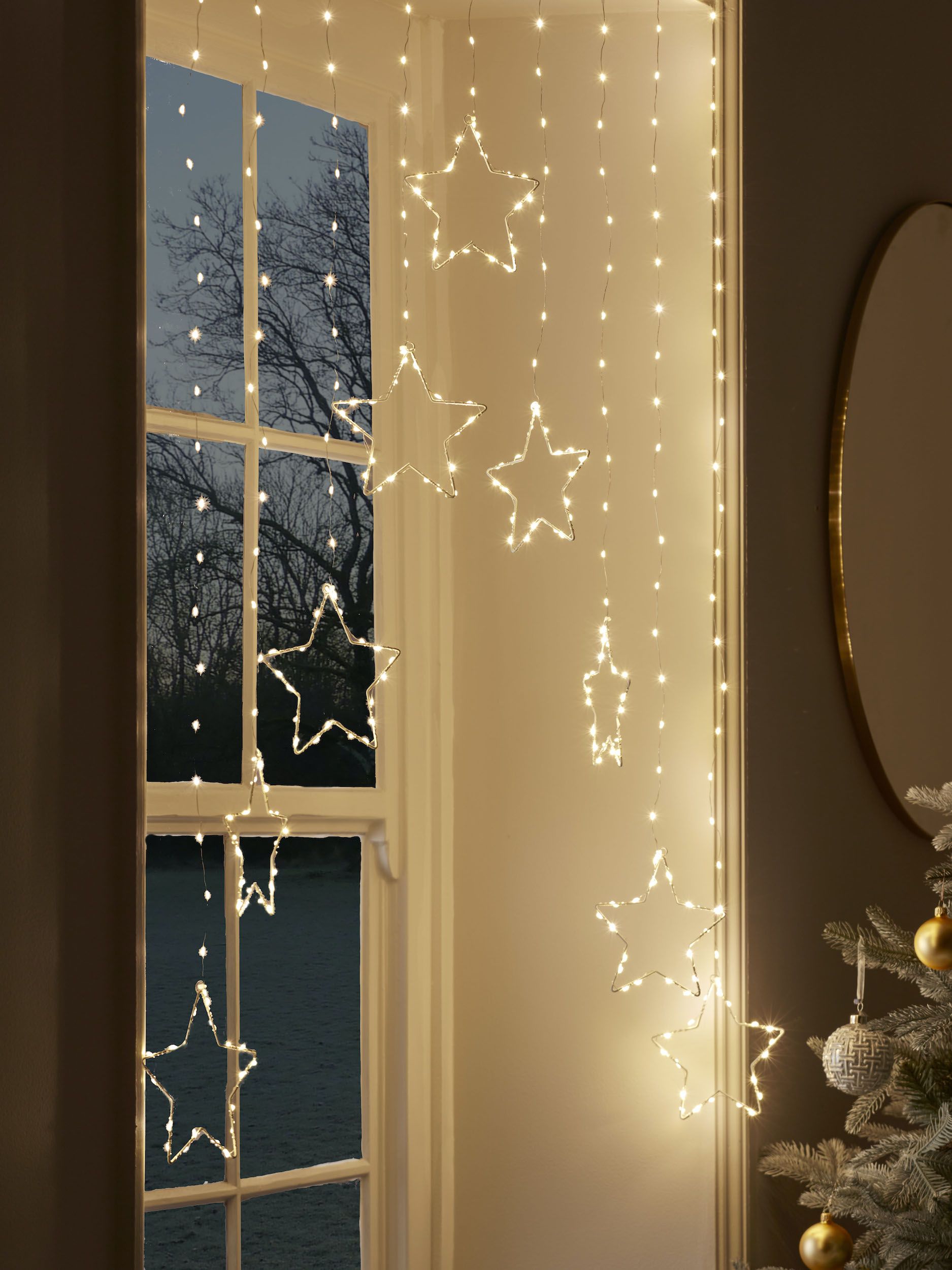 The Best Window Decorations for Christmas