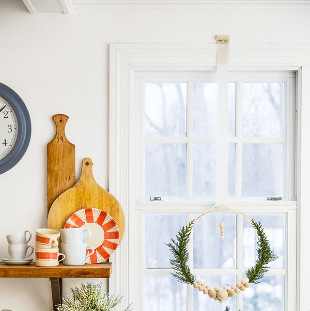 20 Easy DIY Christmas Window Decorations - Best Holiday Window Ideas