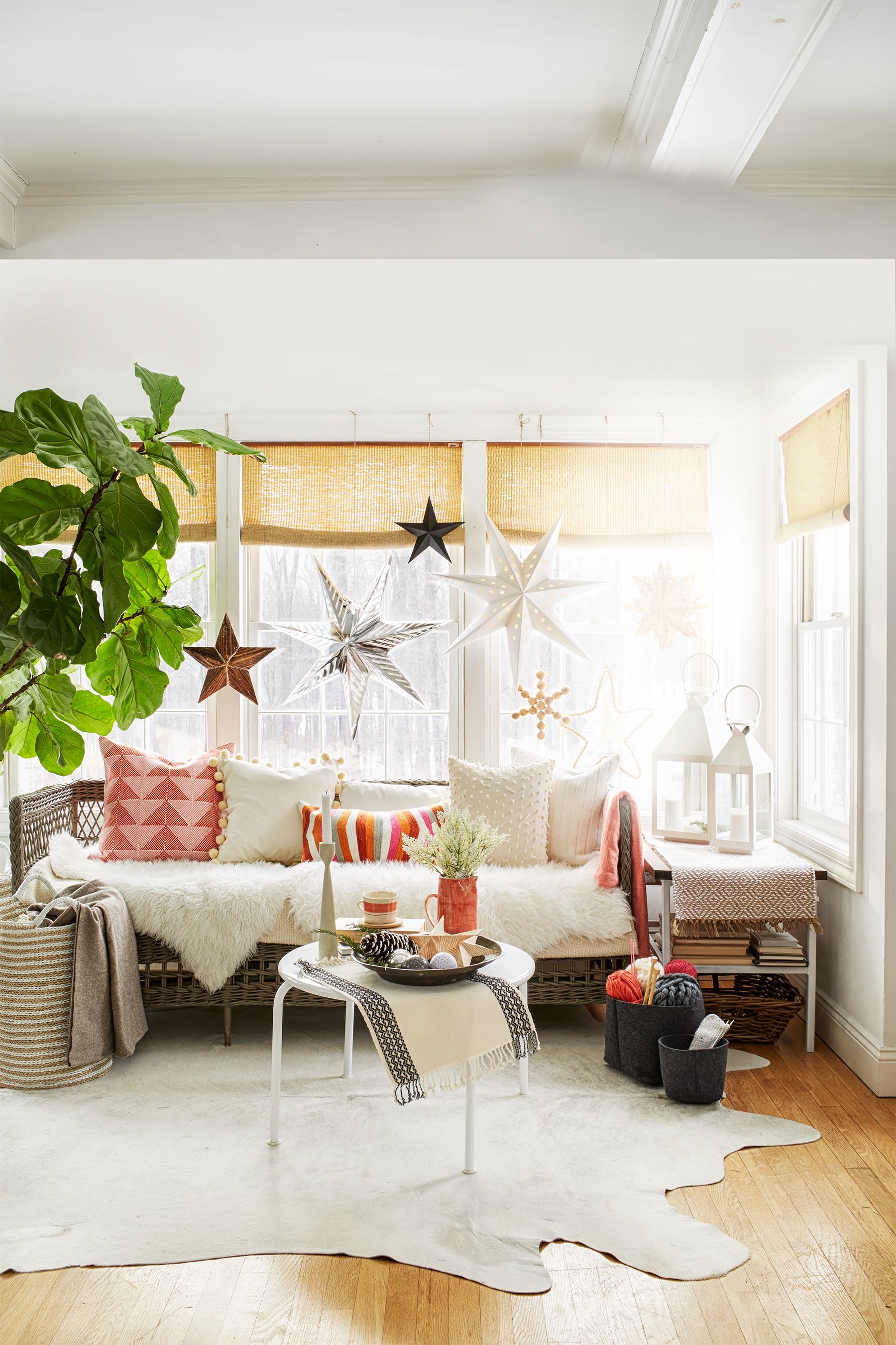 3 DIY Window Decorating Ideas for Christmas