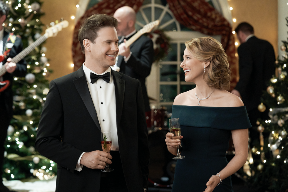 movie still from hallmark's christmas wishes and holiday kisses