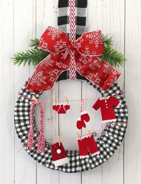 diy christmas wreath santa’s laundry wreath